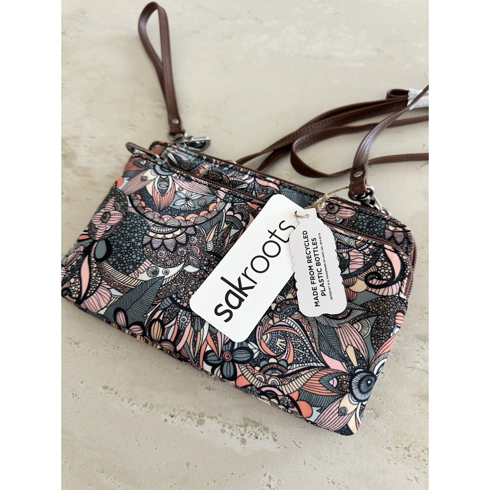 NWT Women's Sakroots Cambria Floral Multicolor Smartphone Crossbody Wristlet